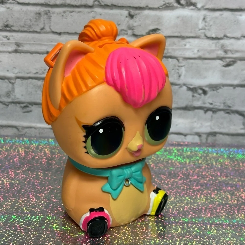 L.O.L. Surprise! LOL NEON KITTY Biggie Pet Coin Bank with Collar 7 Inches